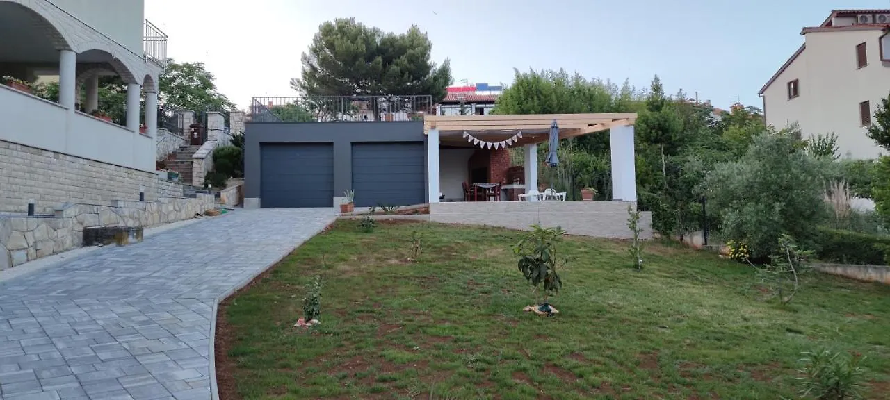 Apartments E&F, Veruda Porat, Free Parking Pula Croatia