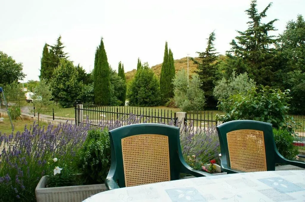 Apartments E&F, Veruda Porat, Free Parking Pula