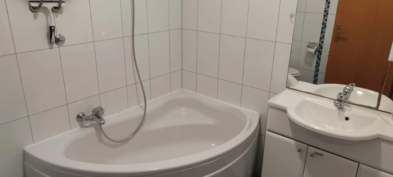 Apartments E&F, Veruda Porat, Free Parking Pula