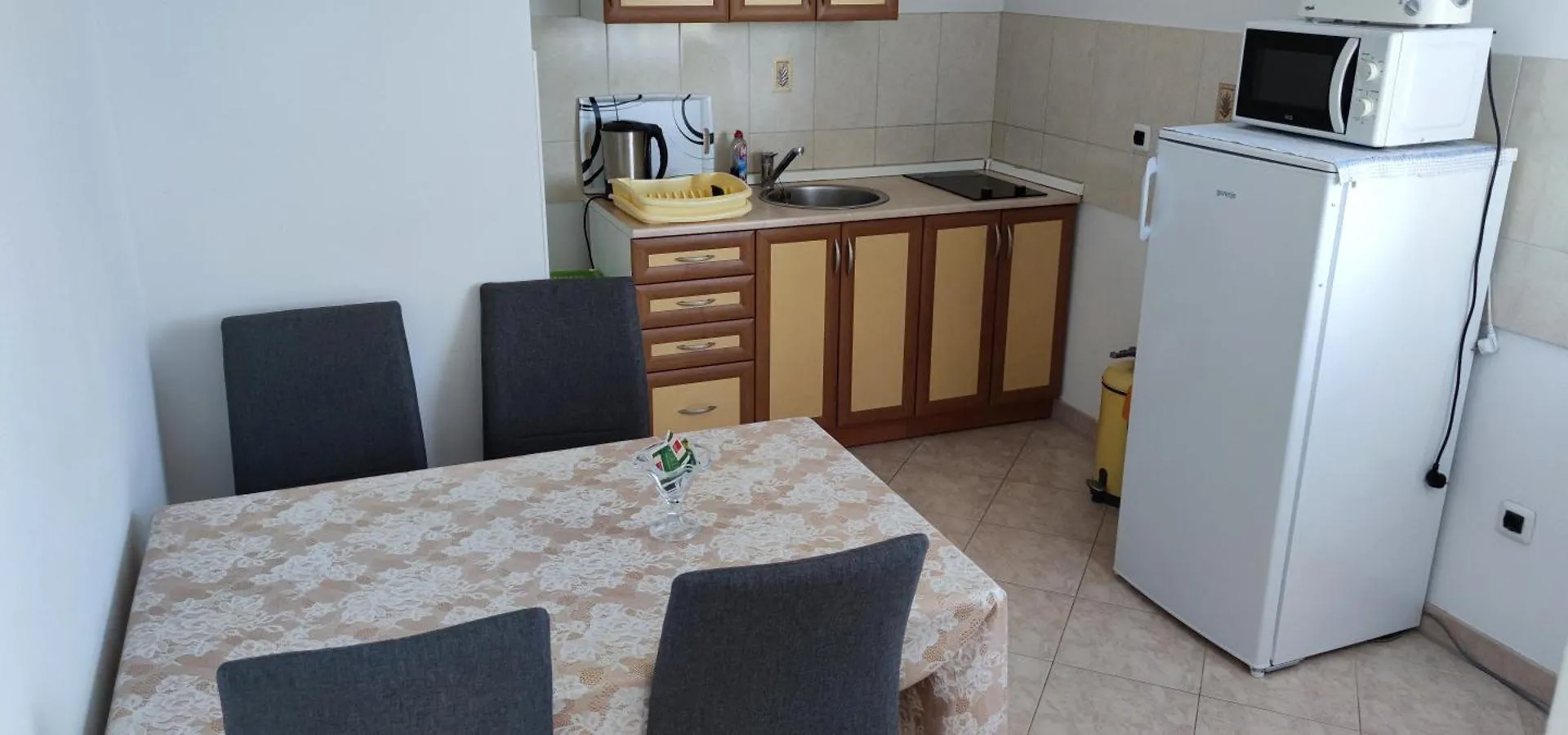 Apartments E&F, Veruda Porat, Free Parking Pula Croatia