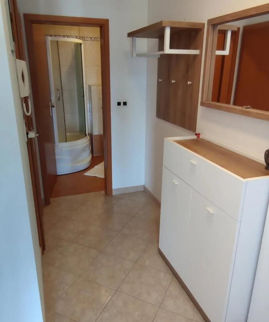 Apartments E&F, Veruda Porat, Free Parking Pula 0*,