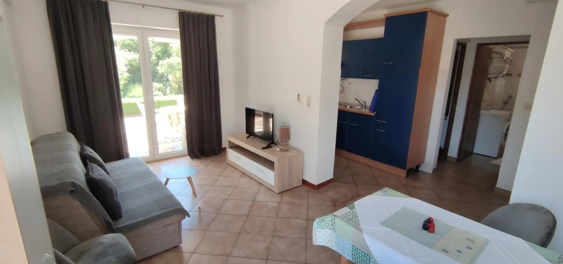 Apartments E&F, Veruda Porat, Free Parking Pula