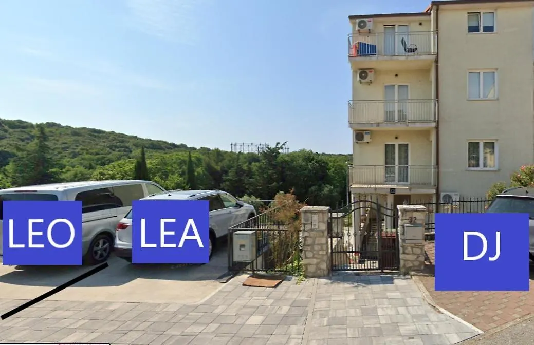 Apartments E&F, Veruda Porat, Free Parking Pula 0*,  Croatia
