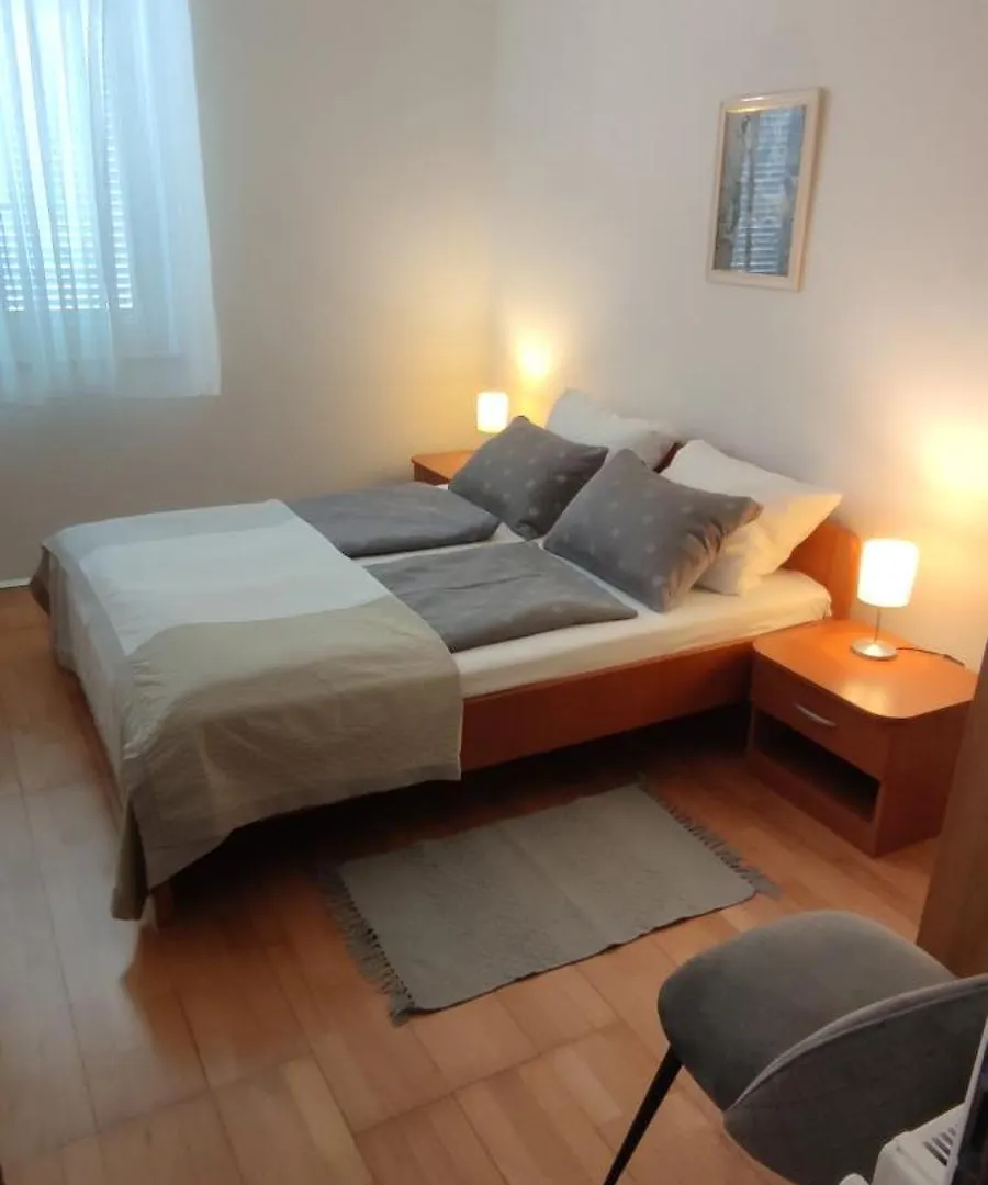 Apartments E&F, Veruda Porat, Free Parking Pula